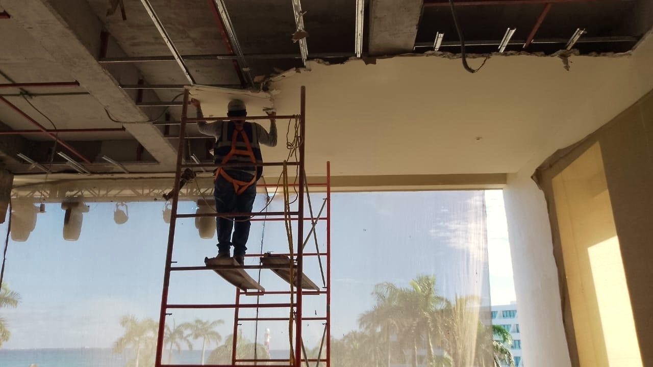 Trabajos de plafón con vista al mar
