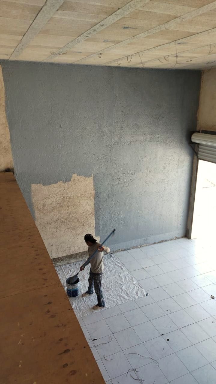 Pintura de muros en el local