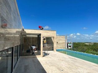 Azotea con alberca en construcción