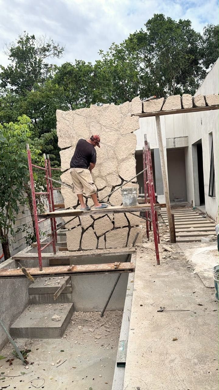Muro de piedra en proceso
